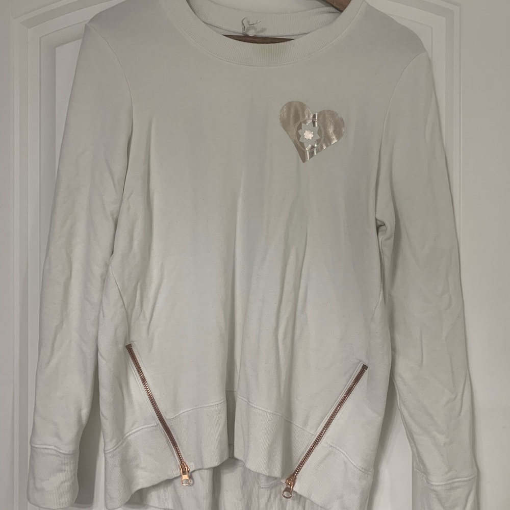 Club Pilates sweatshirt with zipper🤍🤍